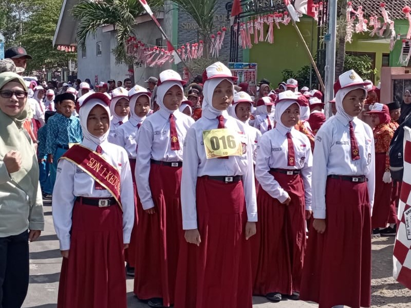 LOMBA GERAK JALAN MEMPERINGATI HUT RI KE 80 DI TINGKAT KECAMATAN